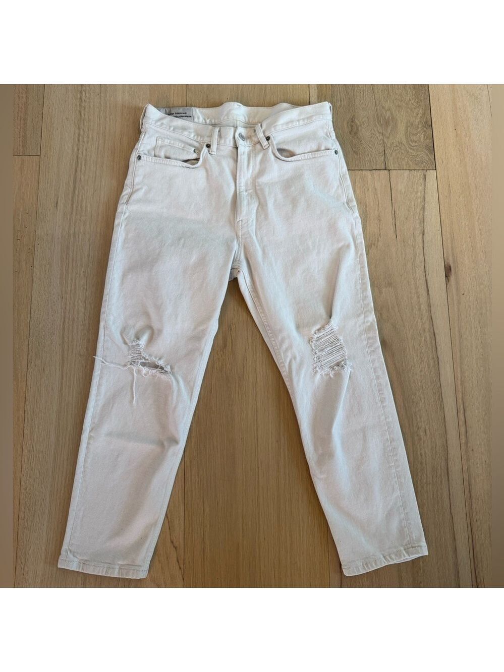 H&M Regular Tapered Coupe White Distressed Jeans Size 32